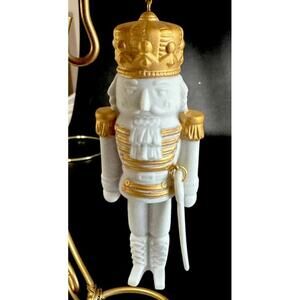 lladro Bisque & Gold Nutcracker Ornament 01018354